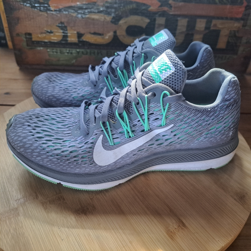 Nike Zoom Winflo 5 Running Shoes Women's Size 6 Gray Green Sneakers AA7414-003